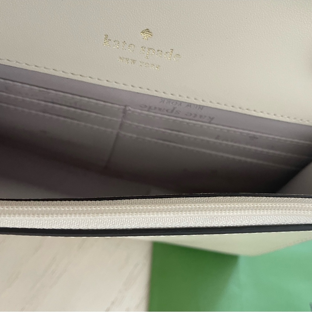 Kate Spade small crossbody - Picture 7 of 8